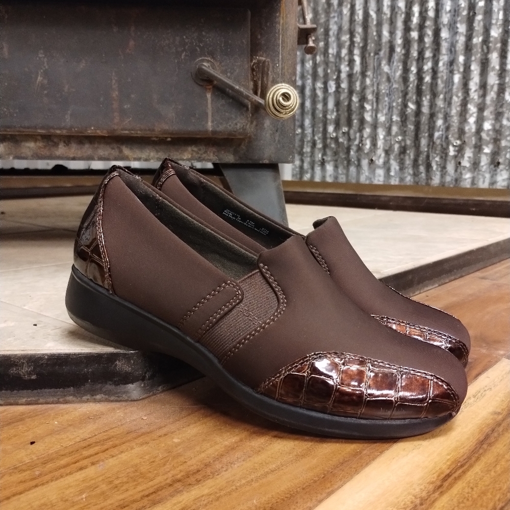 Clarks women's comfort shoes 6.5